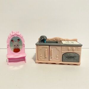 Calico Critter House Furniture Bathroom Kitchen sink Mirror Doll Accessories Lot